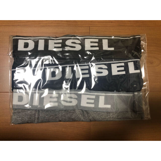 DIESEL(ディーゼル)の★新品★DIESEL ボクサーパンツ3点セット メンズのアンダーウェア(ボクサーパンツ)の商品写真