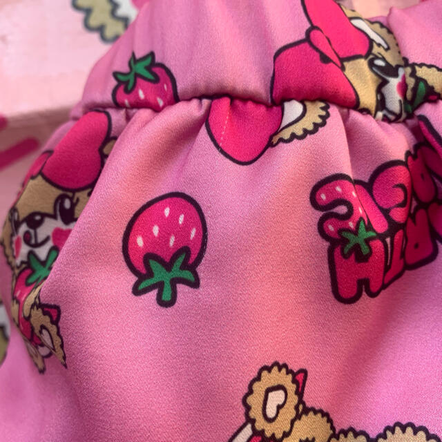 EARTHMAGIC(アースマジック)のいちごスカート🍓❤️ キッズ/ベビー/マタニティのキッズ服女の子用(90cm~)(スカート)の商品写真