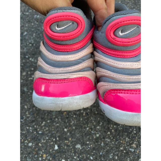 NIKE(ナイキ)のダイナモ　ピンク　サイズ15センチ キッズ/ベビー/マタニティのキッズ靴/シューズ(15cm~)(スニーカー)の商品写真