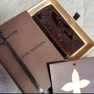 ルイヴィトン(LOUIS VUITTON)のLOUIS VUITTON　ヴェルニ　キーケース4連(キーケース)