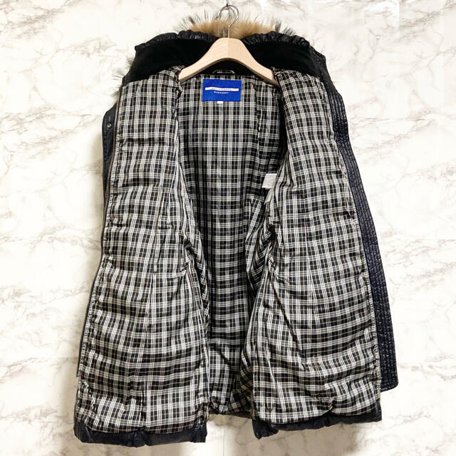 BURBERRY BLUE LABEL(バーバリーブルーレーベル)の【極美品】BURBERRY BLUE LABEL ファーベルテッドダウンコート レディースのジャケット/アウター(ダウンコート)の商品写真