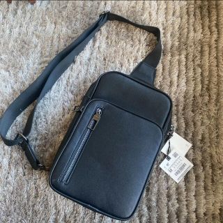 ザラ(ZARA)の新品　ZARA メンズ　バッグ　黒　ブラック　ボディバッグ  ショルダーバッグ(ボディーバッグ)