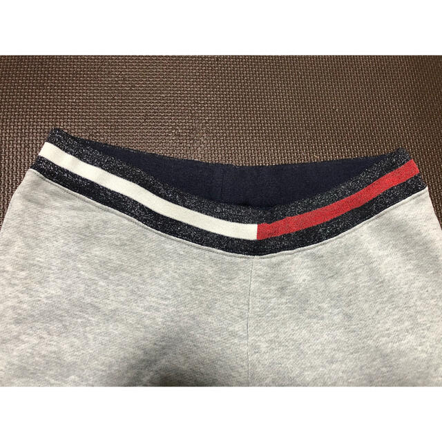 TOMMY HILFIGER(トミーヒルフィガー)のTOMMY ブーツカット　スウェットパンツ レディースのパンツ(カジュアルパンツ)の商品写真