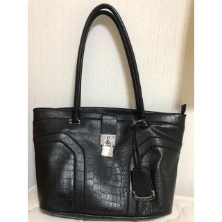 ゲス(GUESS)のトートバッグ　GUESS(トートバッグ)