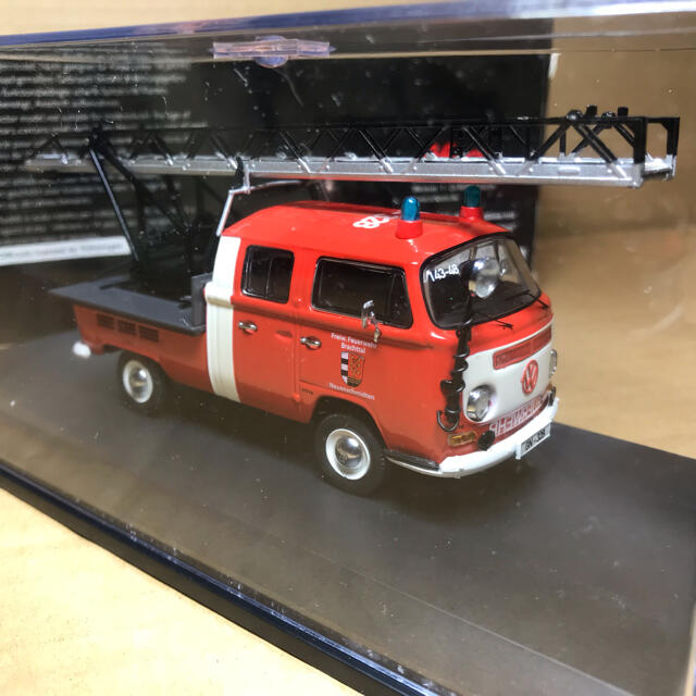 Volkswagen(フォルクスワーゲン)のシュコー　1/43 フォルクスワーゲンT2a はしご車　ミニチュア  ミニカー  エンタメ/ホビーのおもちゃ/ぬいぐるみ(ミニカー)の商品写真