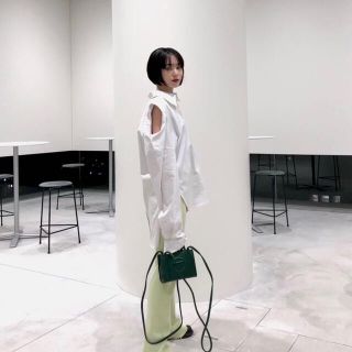 トーガ(TOGA)のfaky mikakoさん着用 viavanda Big Shirts (シャツ/ブラウス(長袖/七分))