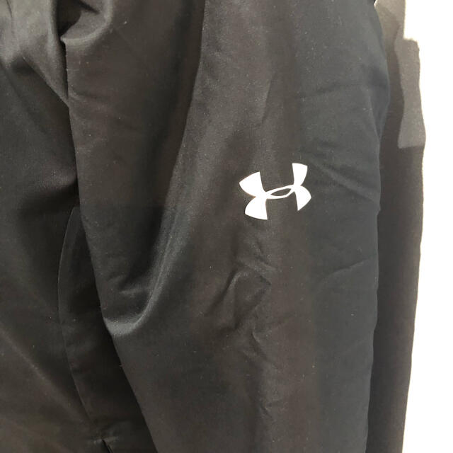 UNDER ARMOUR(アンダーアーマー)の新品タグ付き　アンダーアーマー ベンチコート　レディース　定価19800円 レディースのジャケット/アウター(ロングコート)の商品写真