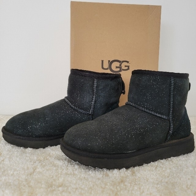 UGG(アグ)のUGG ブーツ CLASSIC MINI レディースの靴/シューズ(ブーツ)の商品写真
