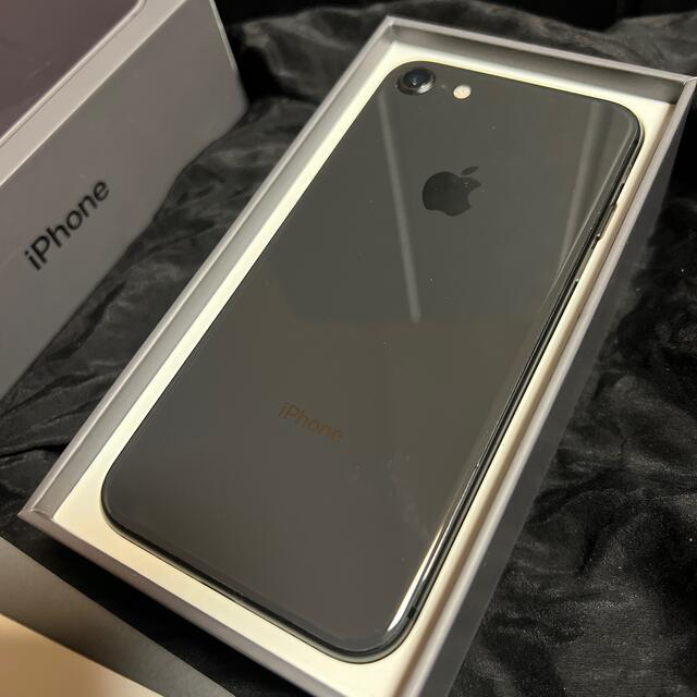 iPhone(アイフォーン)のiPhone8 64G 2019年購入 スペースグレー SIMフリー 外傷なし スマホ/家電/カメラのスマートフォン/携帯電話(スマートフォン本体)の商品写真
