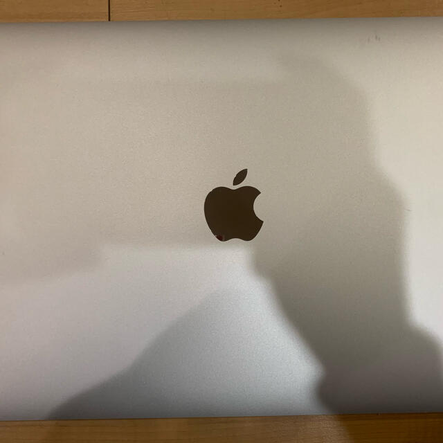 Mac (Apple)(マック)のMacBook Air MGN93J/A  M1 2020年モデル シルバー スマホ/家電/カメラのPC/タブレット(ノートPC)の商品写真