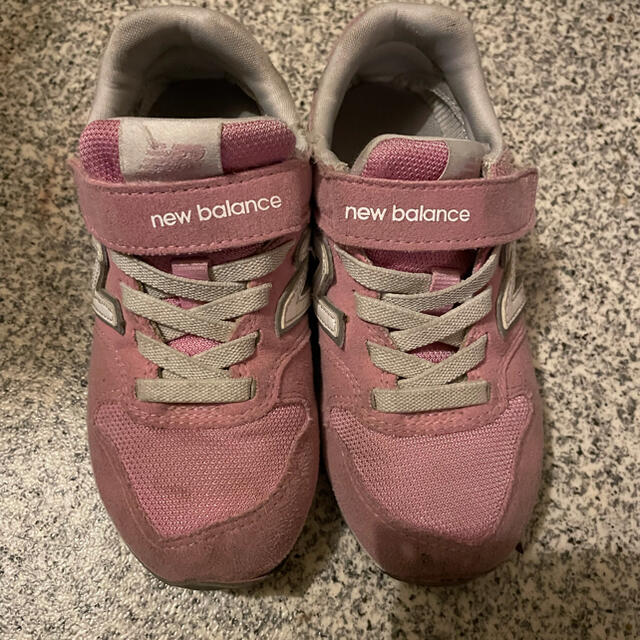 New Balance(ニューバランス)のニューバランスキッズ　女の子スニーカー　18.5cm キッズ/ベビー/マタニティのキッズ靴/シューズ(15cm~)(スニーカー)の商品写真