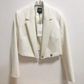 ザラ(ZARA)の即購入OK【新品未使用品】ZARA ザラ ショート丈 ジャケット ホワイト(テーラードジャケット)