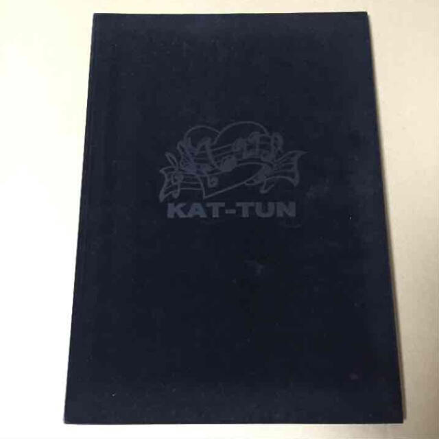 KAT-TUN(カトゥーン)のKAT-TUN ライブ パンフレット ☆ 真顔魂 エンタメ/ホビーの本(アート/エンタメ)の商品写真