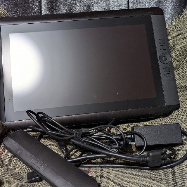 Wacom(ワコム)のワコム　Cintiq13HD　液晶ペンタブレット　DTK-1300 スマホ/家電/カメラのPC/タブレット(タブレット)の商品写真