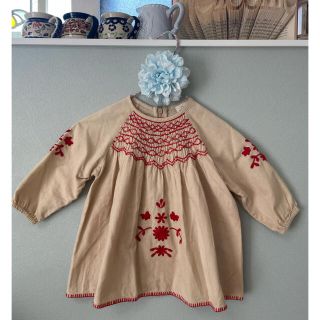 キャラメルベビー&チャイルド(Caramel baby&child )のアポリナ　apolina kids 刺繍スモック　スモッキングワンピース　中古(ワンピース)