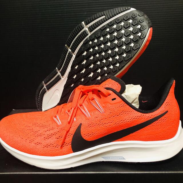 新品 NIKE ランニングシューズ 25cm