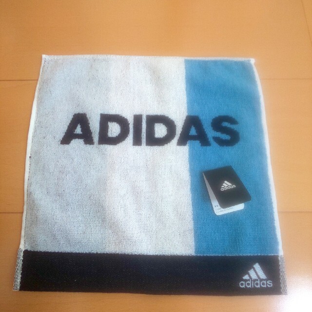 adidas(アディダス)のアディダス タオルハンカチ   新品 男の子ハンドタオル ミニタオル  メンズのファッション小物(ハンカチ/ポケットチーフ)の商品写真