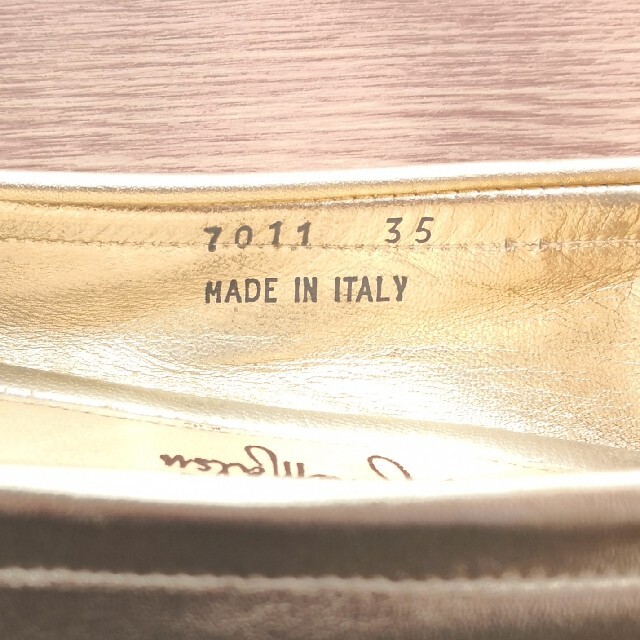 GINZA Kanematsu(ギンザカネマツ)の銀座かねまつ  ゴールドパンプス  イタリア製 サイズ35 レディースの靴/シューズ(ハイヒール/パンプス)の商品写真