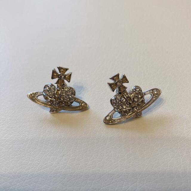 Vivienne Westwood(ヴィヴィアンウエストウッド)のヴィヴィアンウエストウッド Vivienne Westwood ピアス シルバー メンズのアクセサリー(ピアス(両耳用))の商品写真