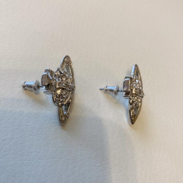 Vivienne Westwood(ヴィヴィアンウエストウッド)のヴィヴィアンウエストウッド Vivienne Westwood ピアス シルバー メンズのアクセサリー(ピアス(両耳用))の商品写真