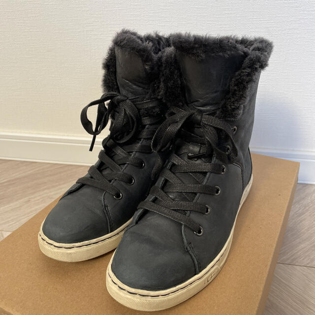 UGG アグ　ブラックレザー　ボアブーツ　22cm