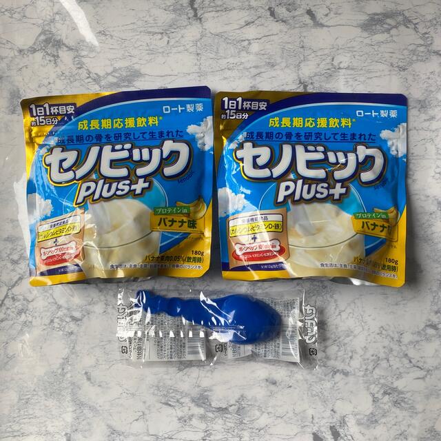 ロート製薬(ロートセイヤク)の【新品未開封】セノビックplus バナナ味180g× 2袋とスプーン 食品/飲料/酒の健康食品(その他)の商品写真