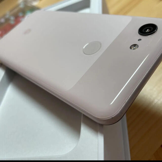 Google Pixel(グーグルピクセル)のPixel3 本体＋付属品＋スマホカバー スマホ/家電/カメラのスマートフォン/携帯電話(スマートフォン本体)の商品写真