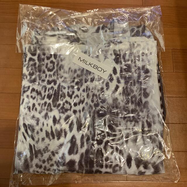 MILKBOY(ミルクボーイ)の 【新品】MILKBOY LEOPARD HOODED シャツ スポーツ/アウトドアのサッカー/フットサル(ウェア)の商品写真