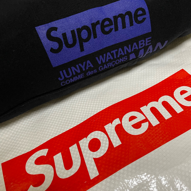Supreme(シュプリーム)のSupreme Hooded Sweatshirt Mサイズ メンズのトップス(パーカー)の商品写真
