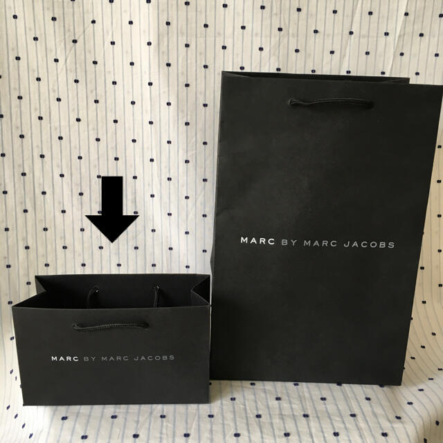 MARC BY MARC JACOBS(マークバイマークジェイコブス)のMARCbyMARCJACOBSマークジェイコブス限定ショッピングペーパーバッグ メンズのバッグ(その他)の商品写真