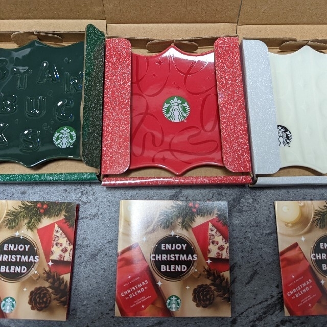 Starbucks Coffee(スターバックスコーヒー)のスターバックス 2021 【新品】 クリスマス プレート 3種類セット インテリア/住まい/日用品のキッチン/食器(食器)の商品写真