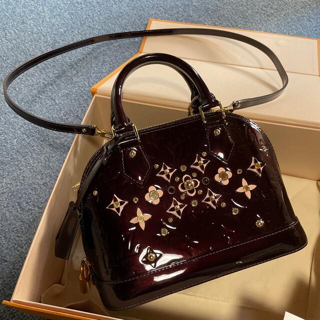 Louisvuitton アルマBB クリスマス限定商品