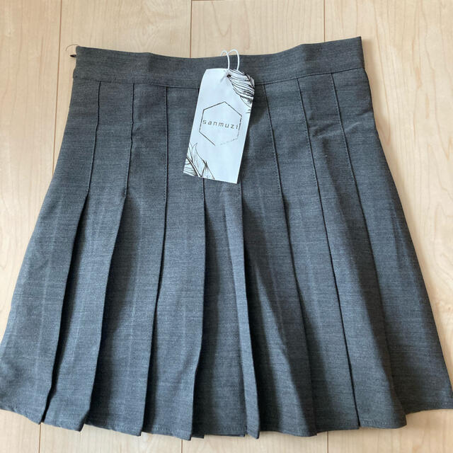 プリーツスカート　Mサイズ　未使用品　スカート レディースのスカート(ミニスカート)の商品写真