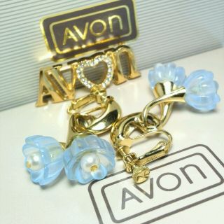 エイボン(AVON)のAVON 刻印揺れるお花のイヤリング☆美品(イヤリング)