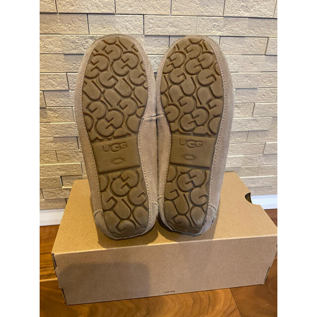 UGG(アグ)のUGG DAKOTA限定カラーCARIBOUカリブー25美品 レディースの靴/シューズ(スリッポン/モカシン)の商品写真
