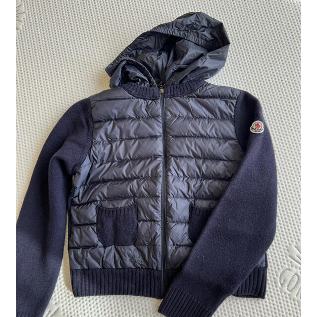 MONCLER(モンクレール)のモンクレール　ショート　ニットダウン レディースのトップス(カーディガン)の商品写真