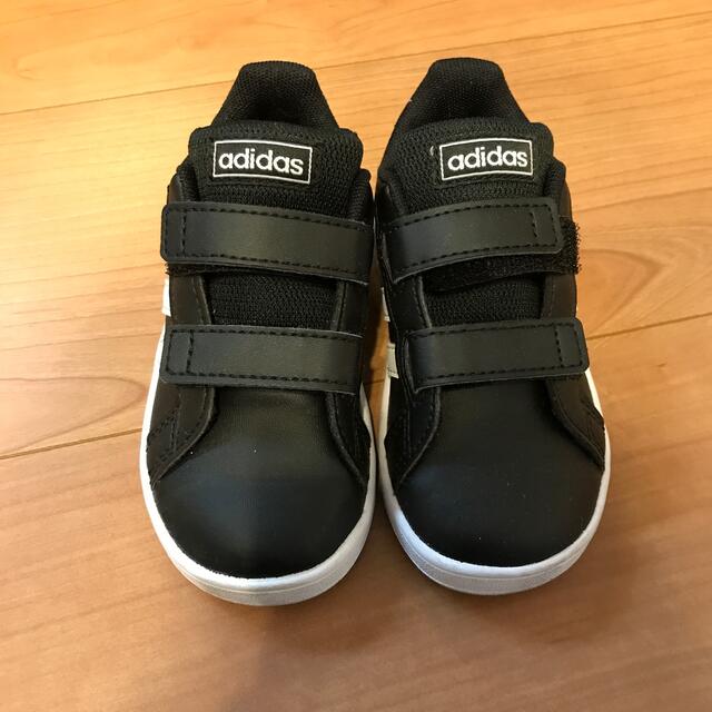 adidas(アディダス)のadidasスニーカー キッズ/ベビー/マタニティのベビー靴/シューズ(~14cm)(スニーカー)の商品写真