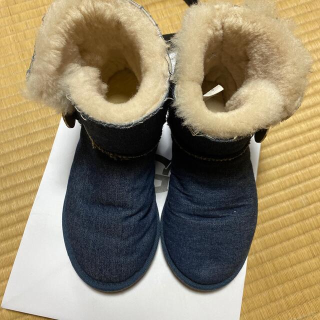 UGG(アグ)のUGG ネイビームートン　スワロスキーボタン レディースの靴/シューズ(ブーツ)の商品写真