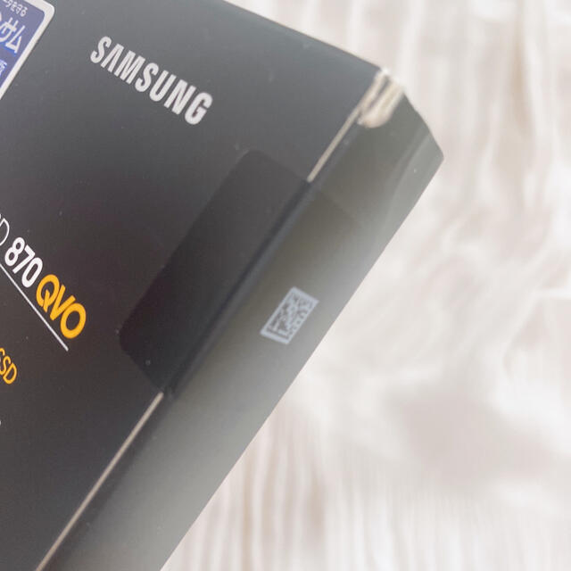 SAMSUNG(サムスン)のサムスン 870QVO 1TB SATA 2.5 SSD MZ-77Q1T0B スマホ/家電/カメラのPC/タブレット(PC周辺機器)の商品写真