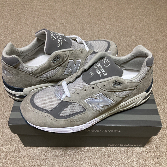 New Balance(ニューバランス)の直営店購入レシート付 new balance M990GY2 27ニューバランス メンズの靴/シューズ(スニーカー)の商品写真