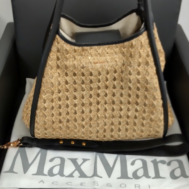 Max Mara(マックスマーラ)のーMaxMara かごバッグ　ストローバッグ　麻素材ー レディースのバッグ(かごバッグ/ストローバッグ)の商品写真