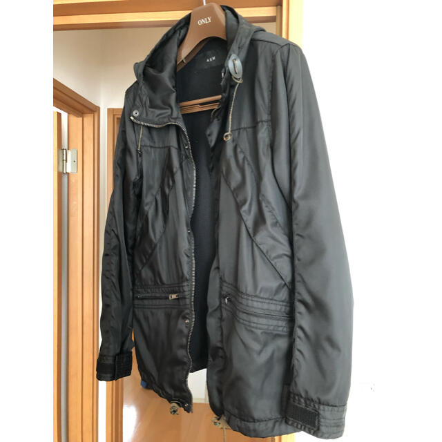 AKM(エイケイエム)のAKM LIMONTA 製マウンテンパーカー M 黒 メンズのジャケット/アウター(マウンテンパーカー)の商品写真
