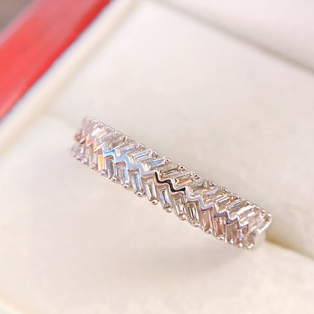✨上質✨K18WGダイヤモンドリング✨テーパーカットダイヤ K18ダイヤリング レディースのアクセサリー(リング(指輪))の商品写真