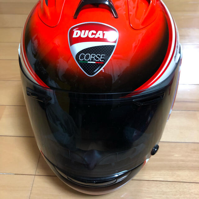 Ducati(ドゥカティ)の【マクラ様専用】ドカティ(Ducati) ARAI バイク　ヘルメット　レッド 自動車/バイクのバイク(ヘルメット/シールド)の商品写真