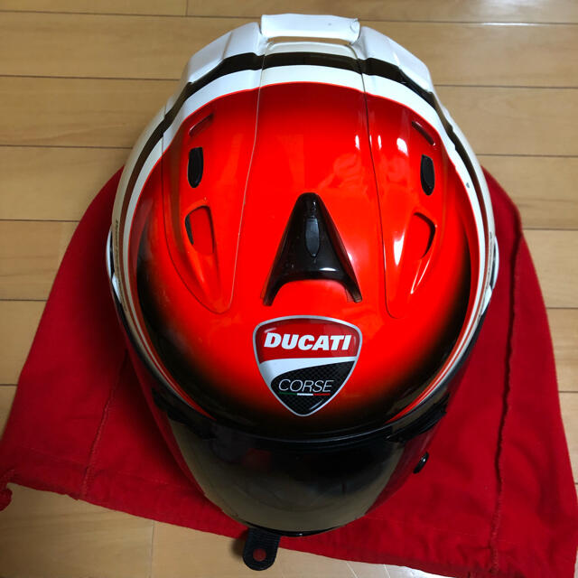 Ducati(ドゥカティ)の【マクラ様専用】ドカティ(Ducati) ARAI バイク　ヘルメット　レッド 自動車/バイクのバイク(ヘルメット/シールド)の商品写真