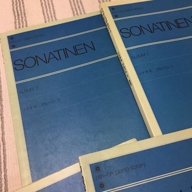 ソナチネアルバム1&2ブルグミュラー ツェルニー　ハノン　ピアノ　楽譜 楽器のスコア/楽譜(クラシック)の商品写真