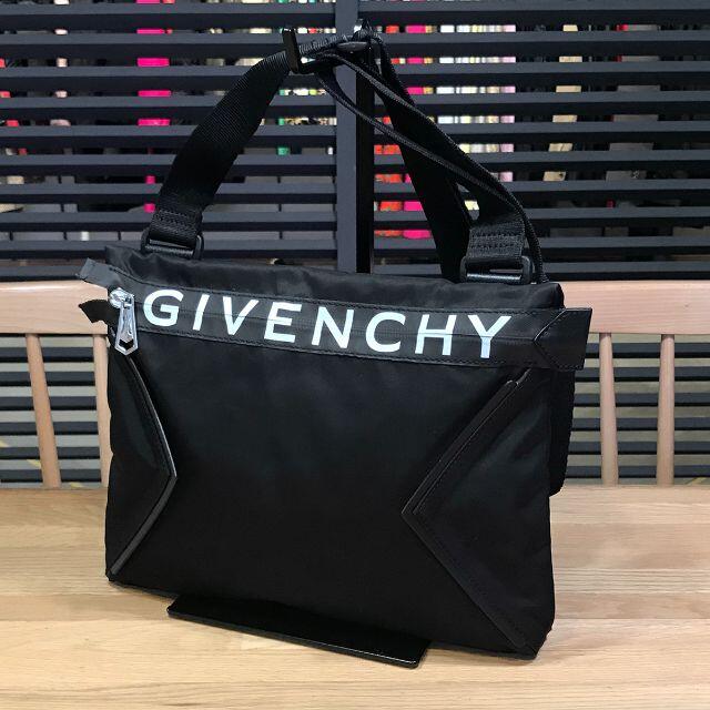 GIVENCHY - 超美品 ジバンシー 斜め掛けショルダーバッグ ナイロン ...