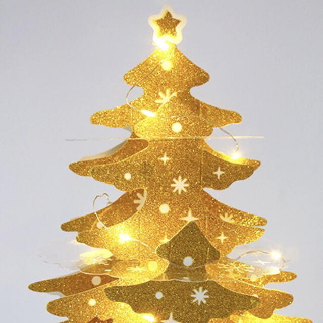 紙製クリスマスツリー イルミネーションライト付き 金色の通販 By ナニワ雑貨 S Shop ラクマ