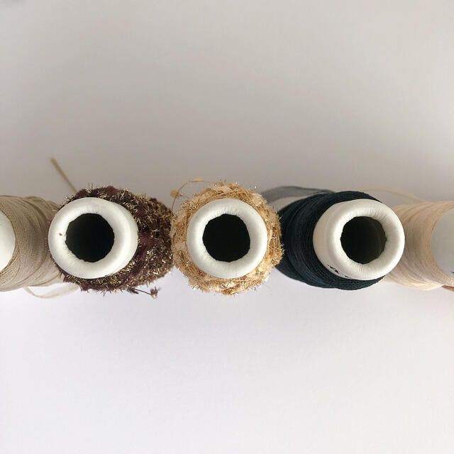 アヴリル　糸 ハンドメイドの素材/材料(生地/糸)の商品写真