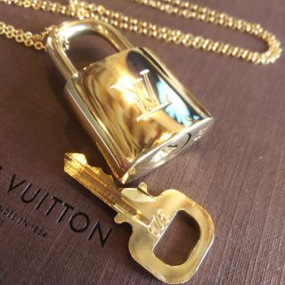 ルイヴィトン(LOUIS VUITTON)のルイヴィトン カデナ パドロック ネックレス(ネックレス)